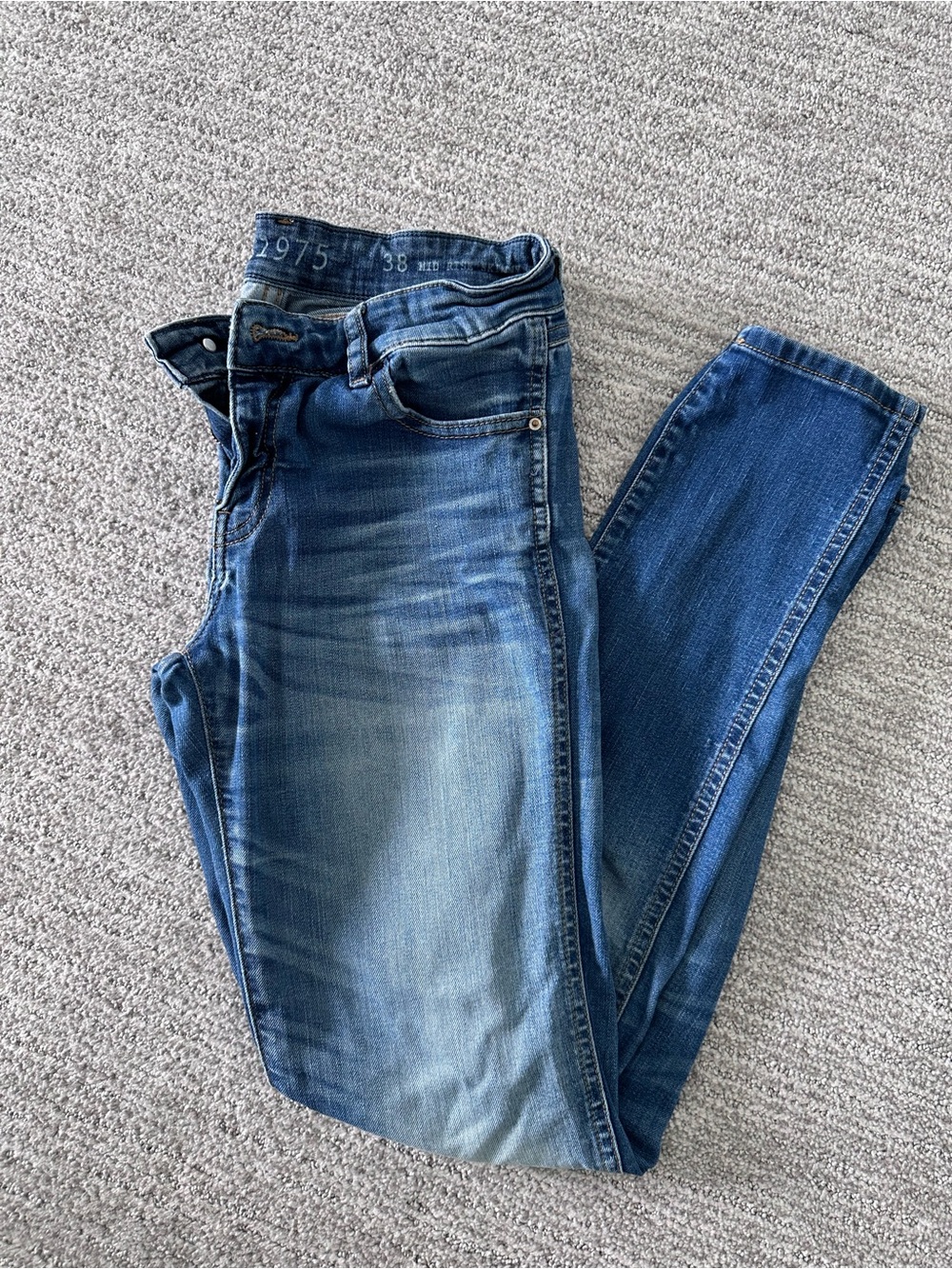Zara Mid Rise Skinny Jeans